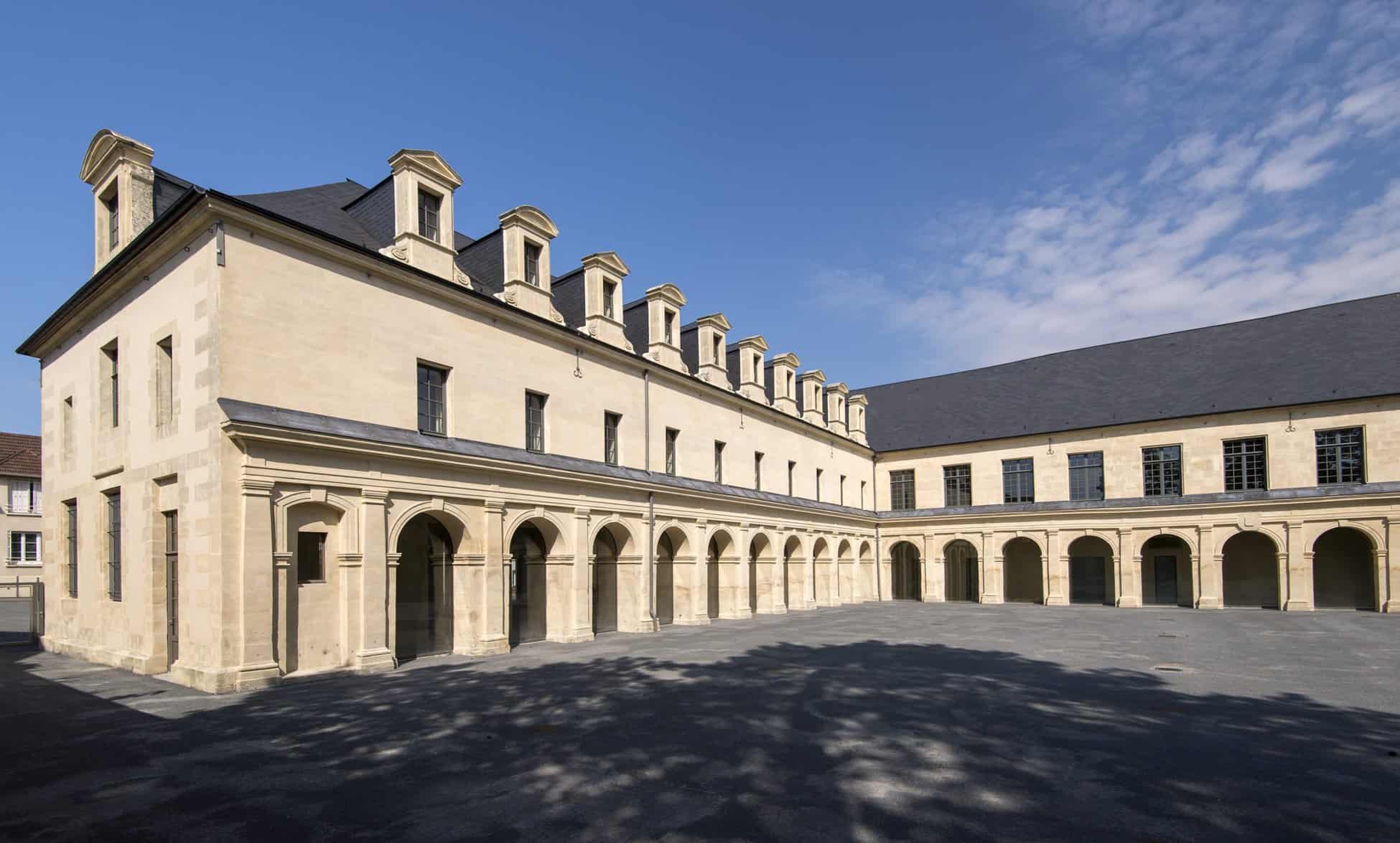 cour intérieure du Frac Normandie, à Caen © Frac Normandie - photo : Marc Domage