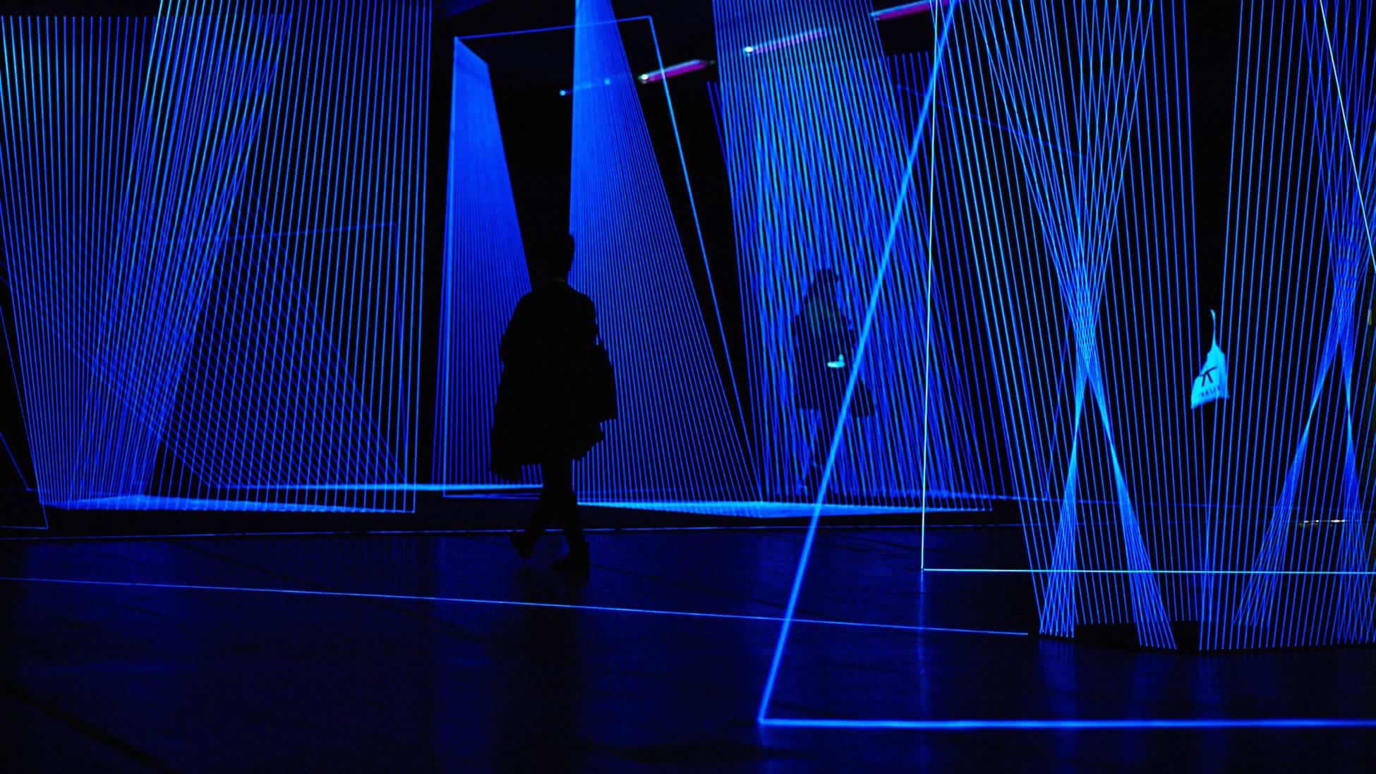 In.Visible, Threads, Black Light Blue, 160 sqm space, 2014, Solo exhibition “IN.VISIBLE" in MaximiliansForum, Munich. © Jeongmoon Choi