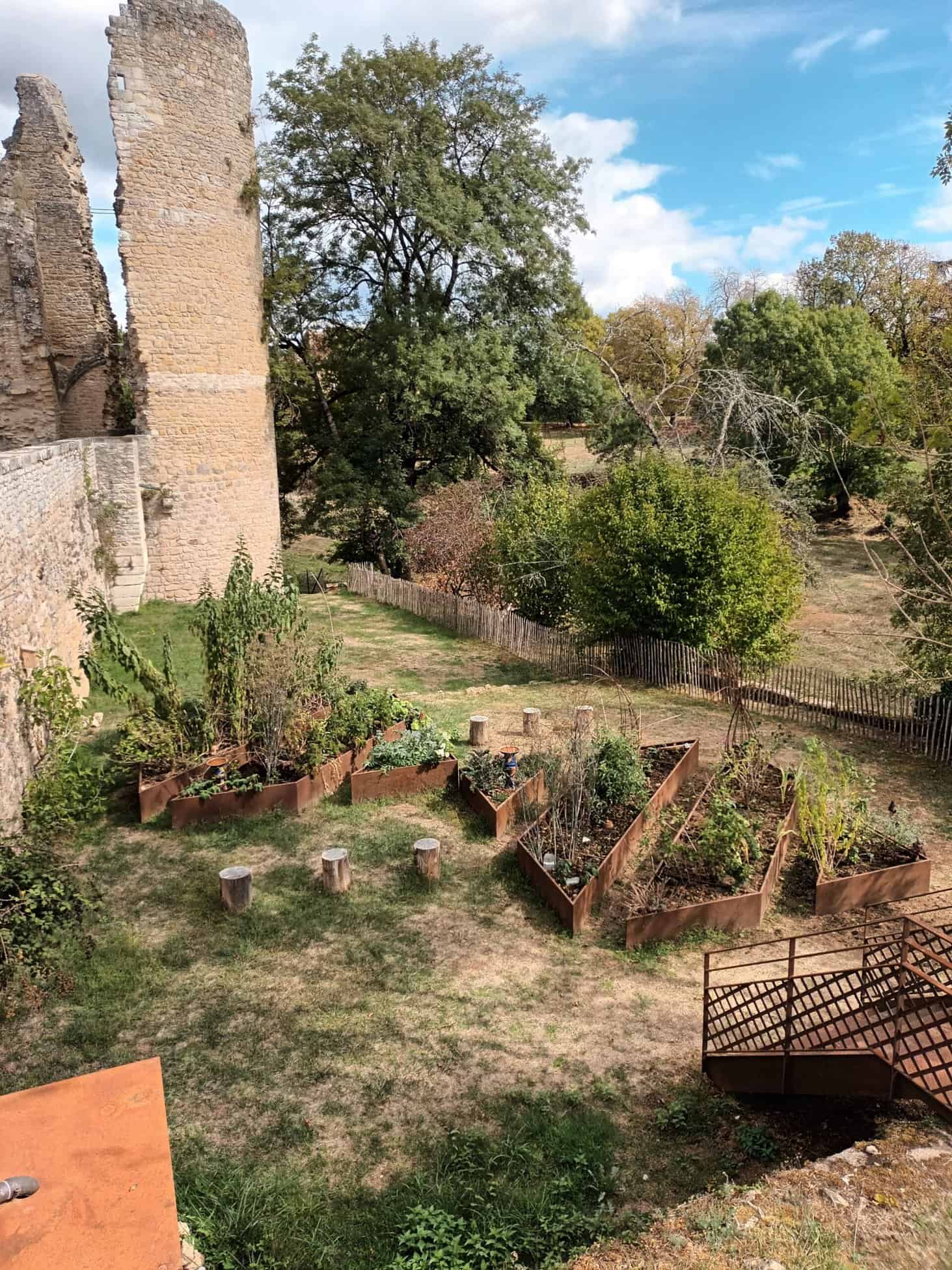 Jardin de Galiot au château d'Assier 2 (c) Centre des monuments nationaux