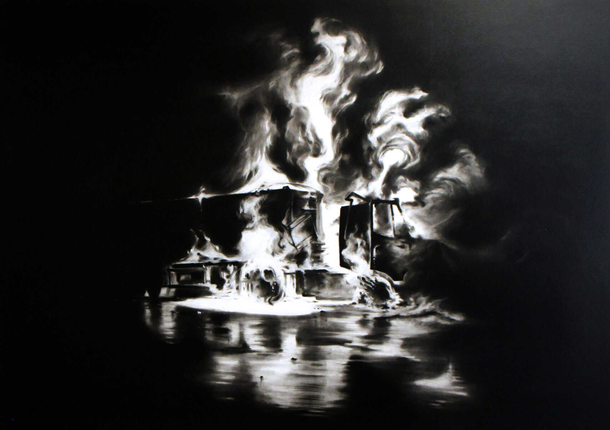 The Blaze 04 ; 2020 Fusain, pierre noire et rehauts de blanc sur papier «C» à grain marouflé sur chassîs. 170 x 122 cm. Crédit : François-Xavier Chanioux