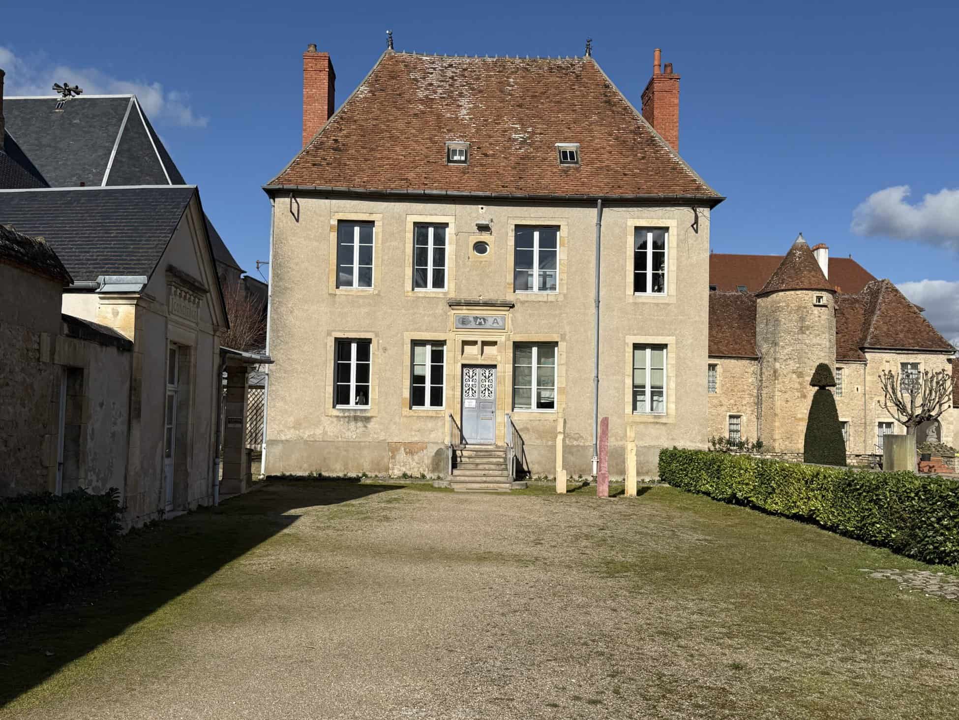 EMA SAINT AMAND MONTROND